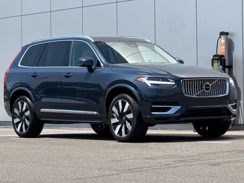 Used 2023 Volvo XC90 T8 Ultimate w/ Protection Package Premier AWD/4WD image 7