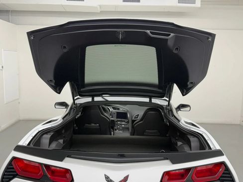 Used 2019 Chevrolet Corvette Stingray Coupe RWD image 38