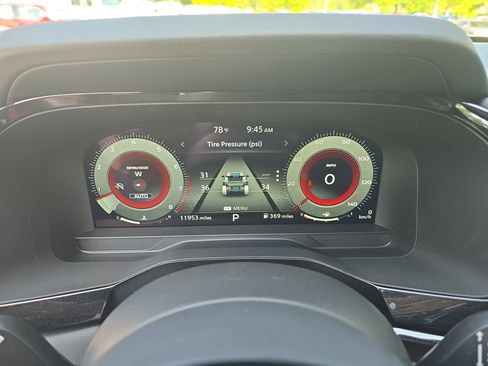 Used 2025 Nissan Pathfinder Platinum AWD/4WD image 20