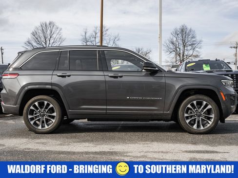 Used 2023 Jeep Grand Cherokee Overland image 3