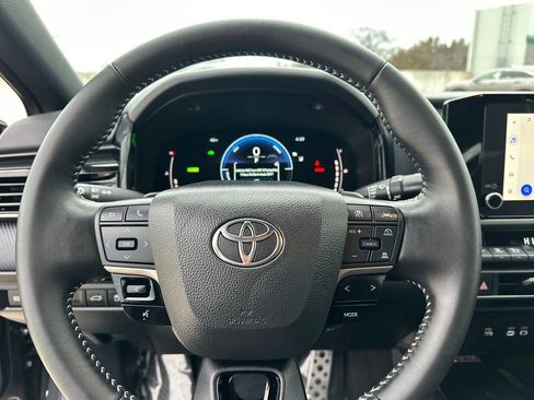 Certified 2025 Toyota Camry SE image 21