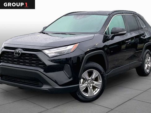 Used 2025 Toyota RAV4 XLE w/ Weather Package AWD/4WD image 1