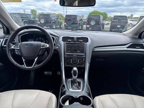Used 2015 Ford Fusion Titanium FWD image 29