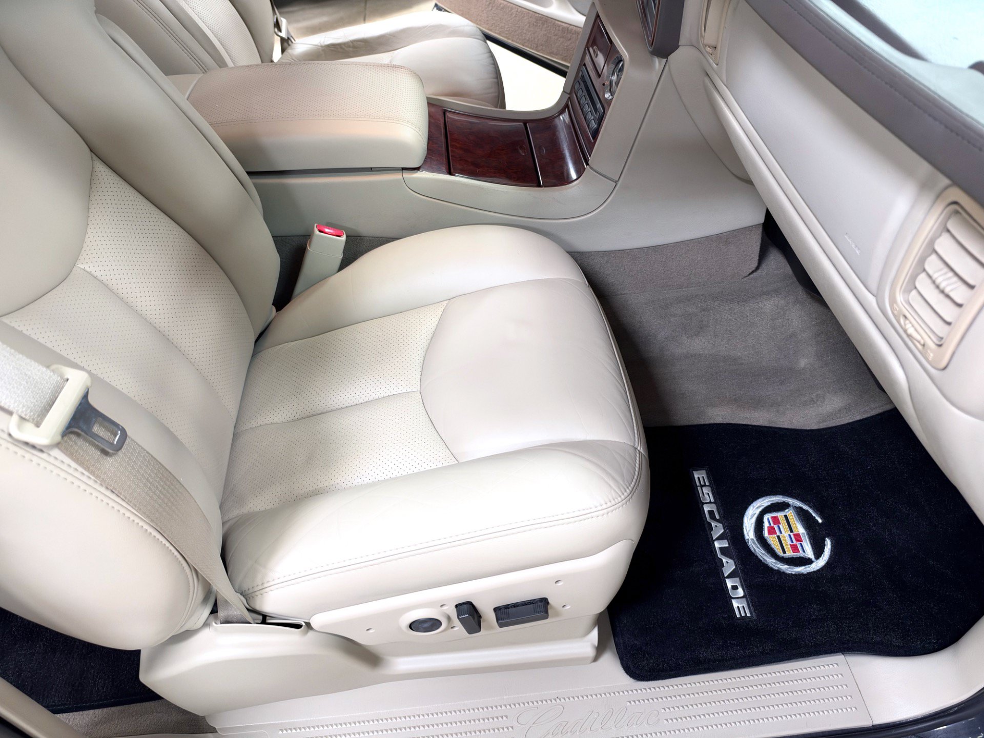 Used 2005 Cadillac Escalade EXT AWD/4WD image 26