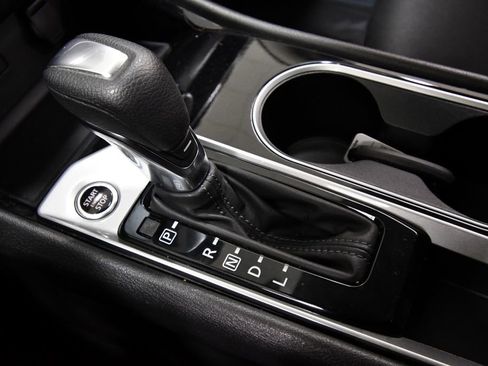 Used 2024 Nissan Altima 2.5 SV image 25