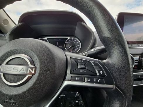 Used 2024 Nissan Sentra SV image 12