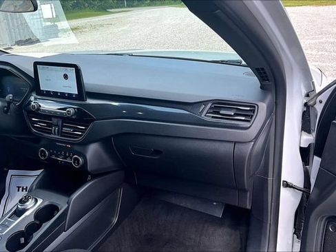 Used 2025 Ford Escape ST-Line FWD image 15