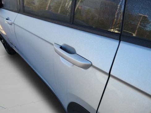 Used 2023 Jeep Grand Cherokee L Limited w/ Black Appearance Package image 16