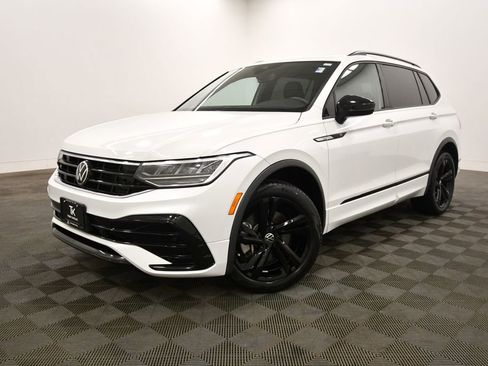 Used 2023 Volkswagen Tiguan SE R-Line FWD image 2