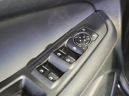 Used 2023 Ford Edge SEL image 27