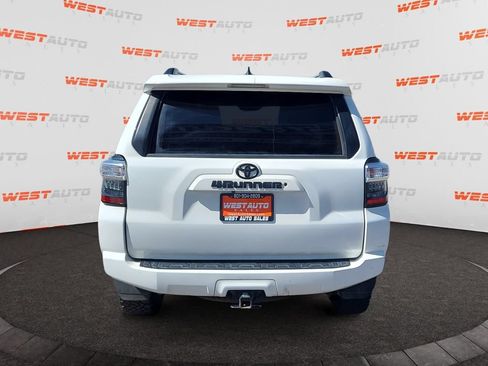 Used 2020 Toyota 4Runner SR5 AWD/4WD image 4