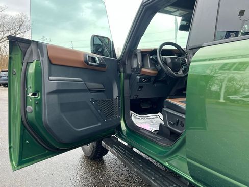 Used 2024 Ford Bronco Outer Banks image 18