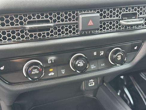 Used 2025 Honda HR-V Sport image 16