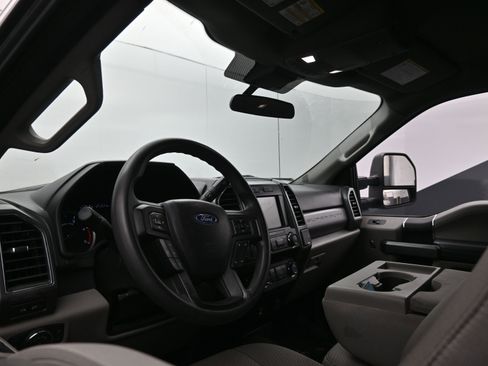 Used 2021 Ford F250 XLT w/ FX4 Off-Road Package image 17