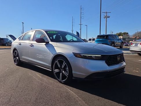 Used 2024 Honda Accord Sport image 7