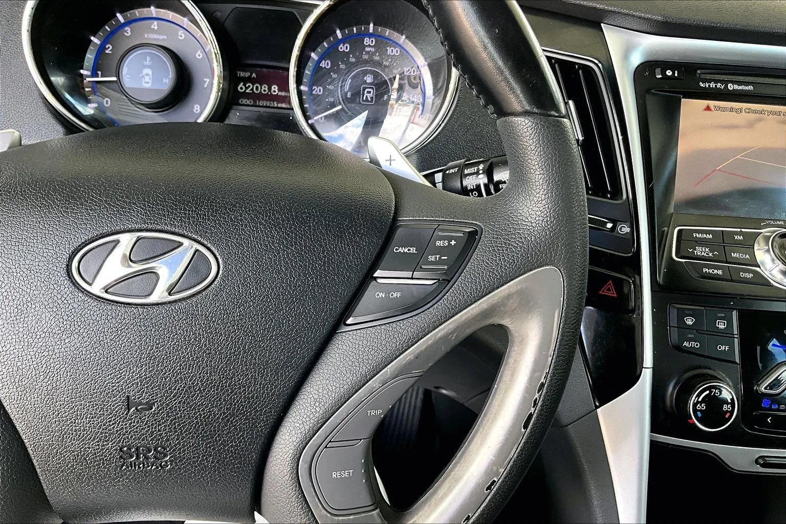 Used 2011 Hyundai Sonata Limited w/ Navigation Pkg 5 FWD image 11