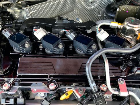 Used 2025 Toyota Corolla SE w/ SE Premium Package image 32