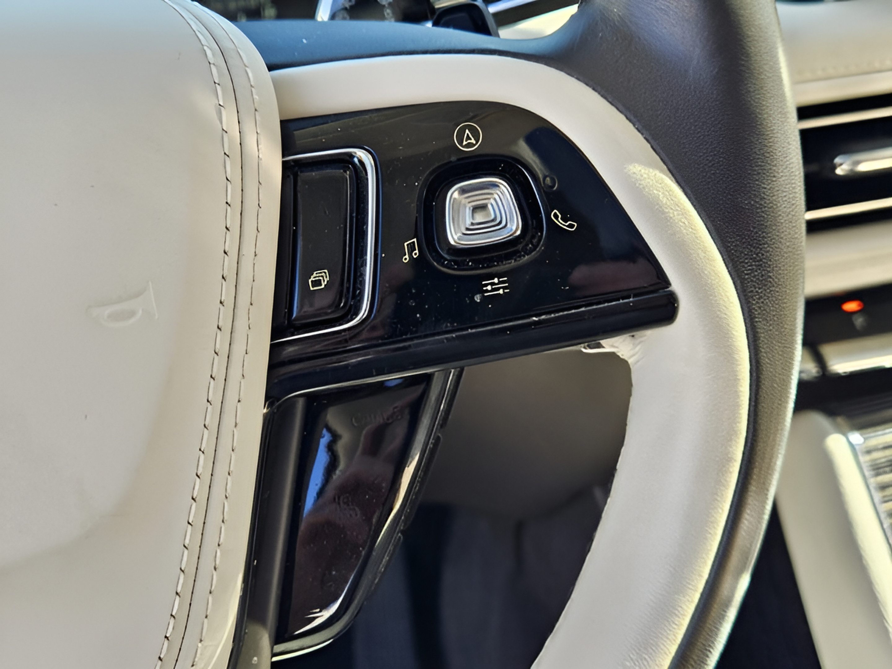 Used 2024 Lincoln Aviator Black Label AWD/4WD image 23