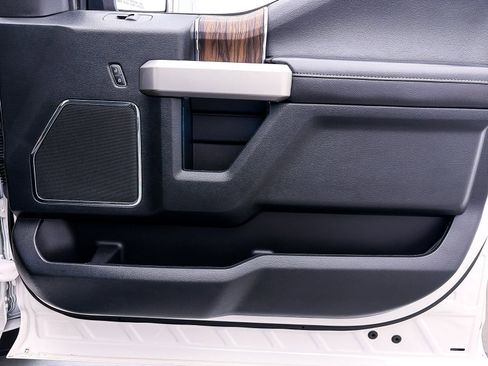 Used 2019 Ford F150 Lariat w/ Equipment Group 502A Luxury image 39