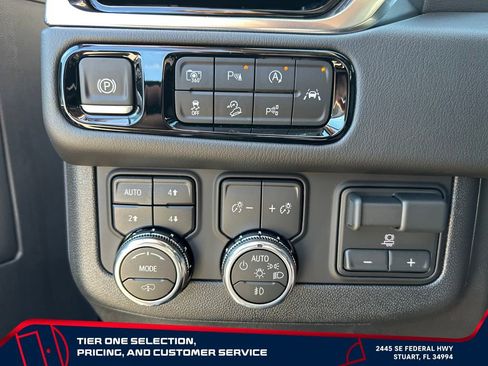 New 2026 GMC Yukon XL Denali w/ Denali Reserve Package AWD/4WD image 17