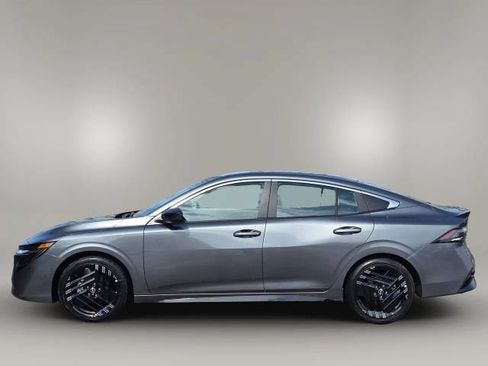 Used 2026 Nissan Sentra SR w/ Floor Mat Package FWD image 8