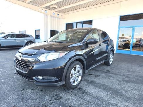 Used 2017 Honda HR-V EX image 1
