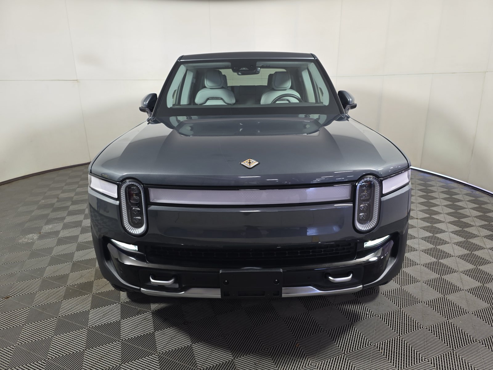 Used 2024 Rivian R1T Adventure Dual AWD/4WD image 8