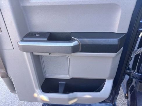 Used 2017 Ford F150 XLT image 35