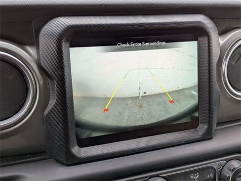 Certified 2021 Jeep Wrangler Unlimited Sahara image 24