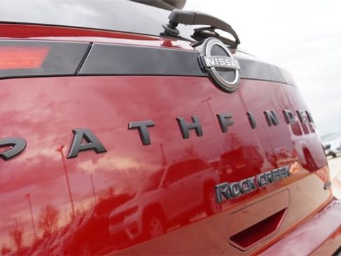 Used 2024 Nissan Pathfinder Rock Creek image 13