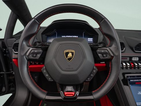 Used 2023 Lamborghini Huracan EVO RWD image 13