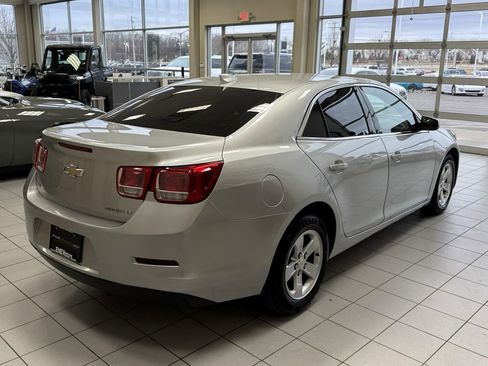 Used 2016 Chevrolet Malibu LT image 11