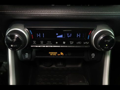 Used 2021 Toyota RAV4 XLE image 27