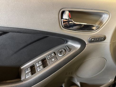 Used 2017 Kia Forte EX w/ EX Premium Plus Package image 19