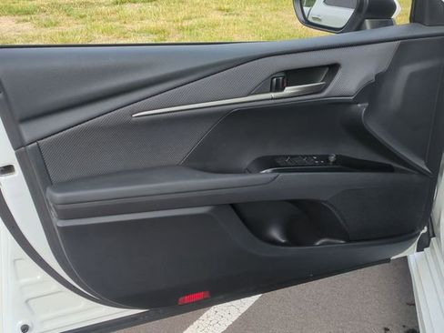 Used 2025 Toyota Camry SE FWD image 19