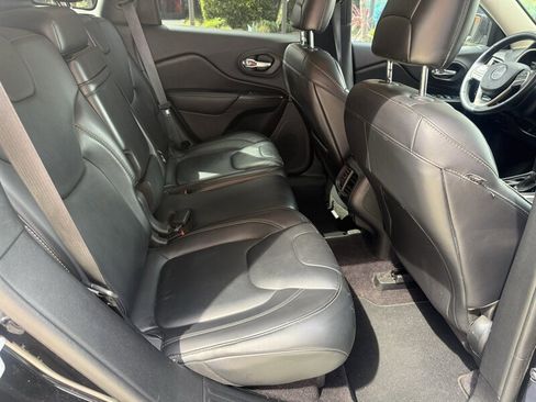 Used 2016 Jeep Cherokee Limited image 39