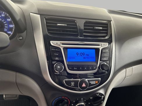 Used 2014 Hyundai Accent SE FWD image 18