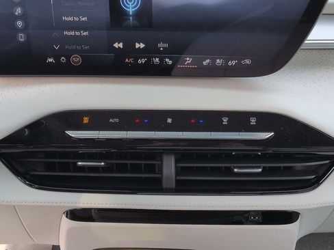 New 2026 Buick Enclave Avenir w/ Super Cruise Package image 9