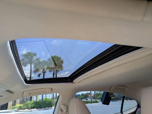 Used 2017 Lexus ES 350 w/ Luxury Package FWD image 19