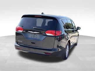 Used 2023 Chrysler Voyager LX FWD video 5