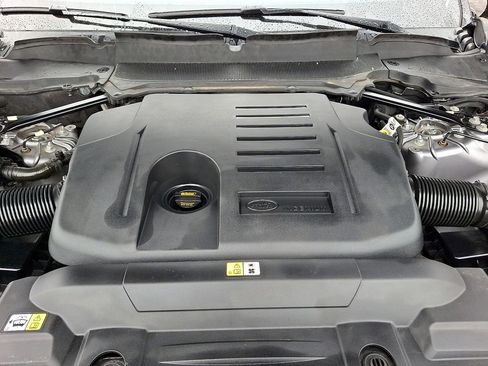 Used 2021 Land Rover Range Rover Sport HSE Silver Edition image 28