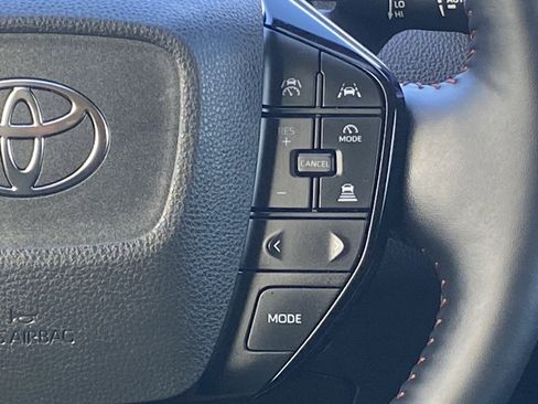 Certified 2025 Toyota Prius Plug-In Hybrid image 18