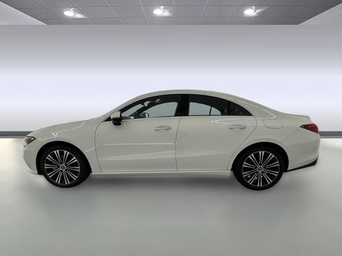 Used 2022 Mercedes-Benz CLA 250 image 2