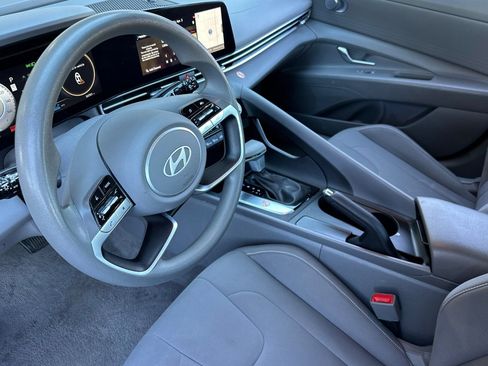 Used 2024 Hyundai Elantra SEL FWD image 6