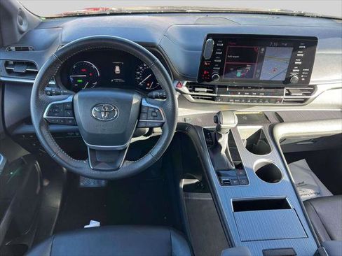 Certified 2024 Toyota Sienna XLE Woodland Edition image 14