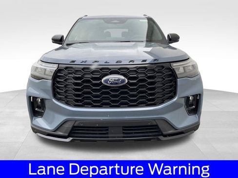New 2026 Ford Explorer ST-Line w/ ST-Line Street Pack AWD/4WD image 3