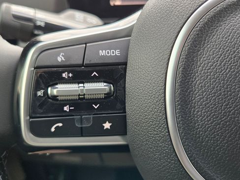 New 2026 Kia Carnival EX image 26