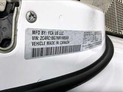 Used 2022 Chrysler Pacifica Touring-L FWD image 32