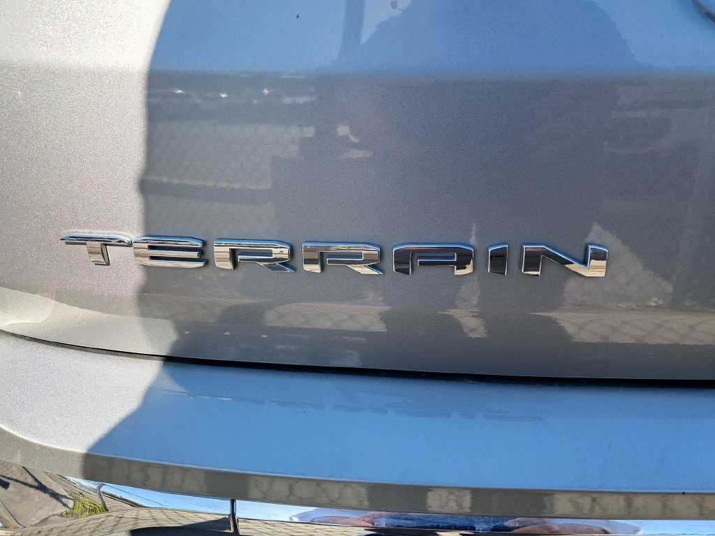 Used 2024 GMC Terrain SLT w/ LPO, Floor Liner Package AWD/4WD image 11