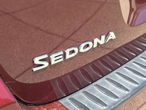 Used 2015 Kia Sedona LX w/ LX Convenience Package FWD image 13